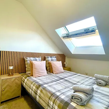 La Perle Des Capucins *